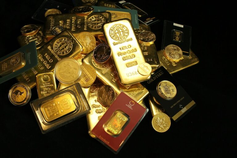 Gold Hits New Records  $4,000: The World’s Oldest Safe